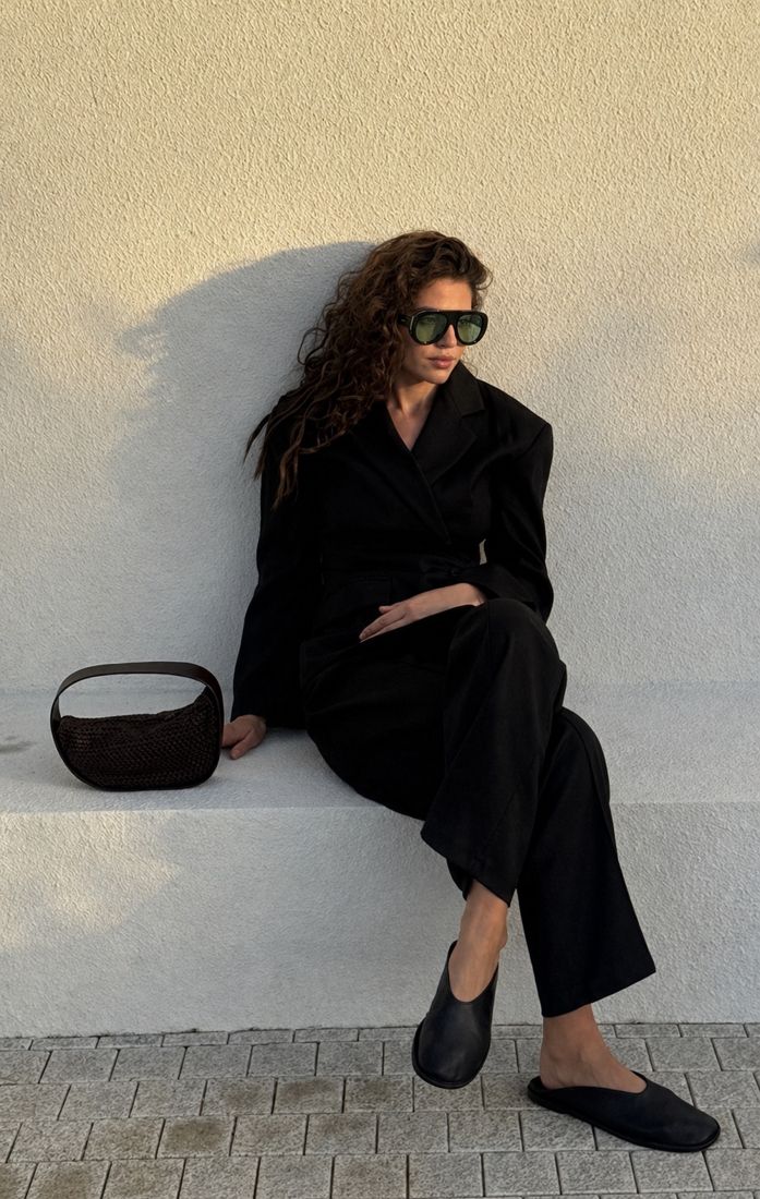 Mujer con gafas KANA